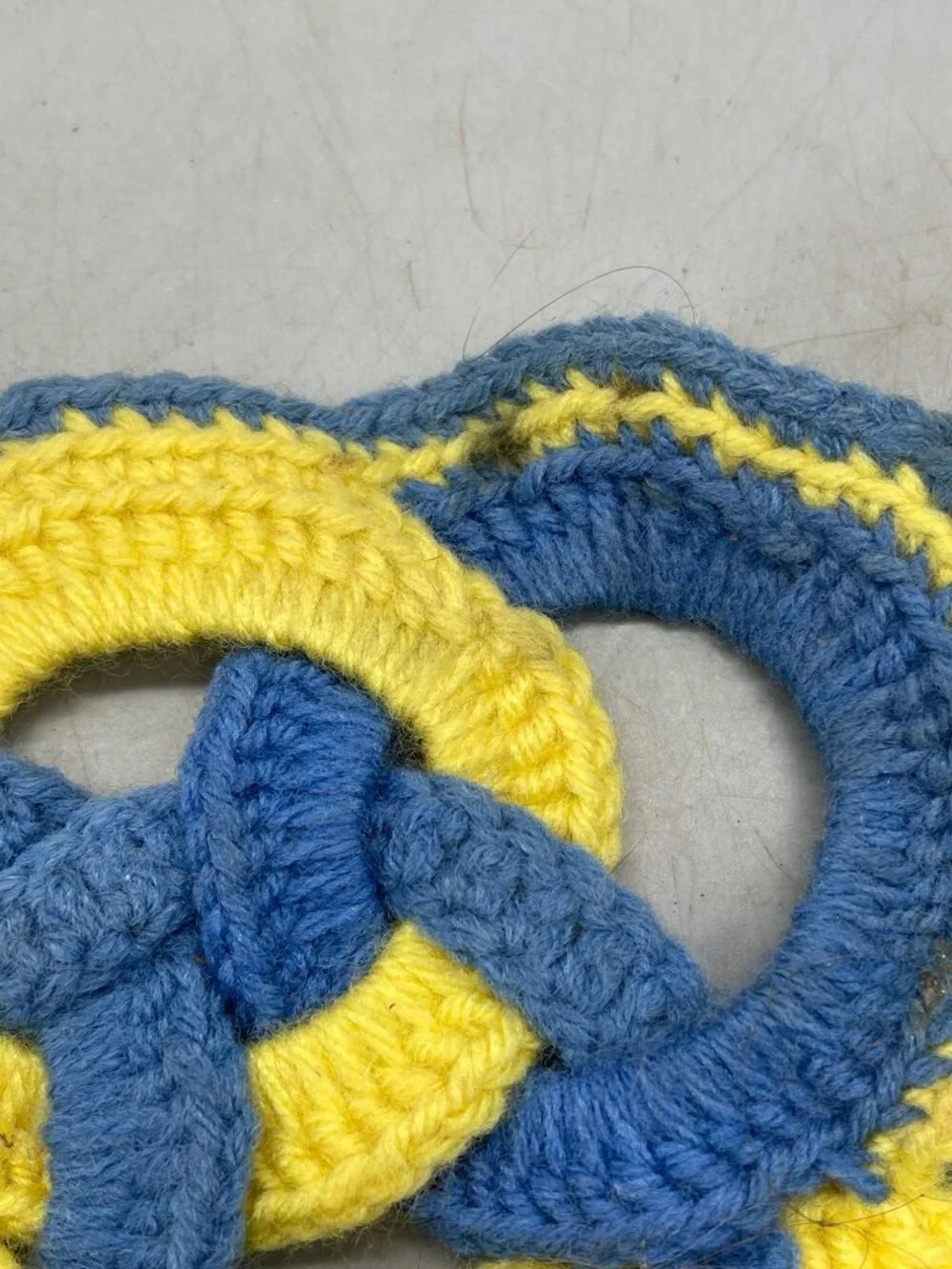 vintage crocheted amish style knot pot holder trivet blue yellow 8